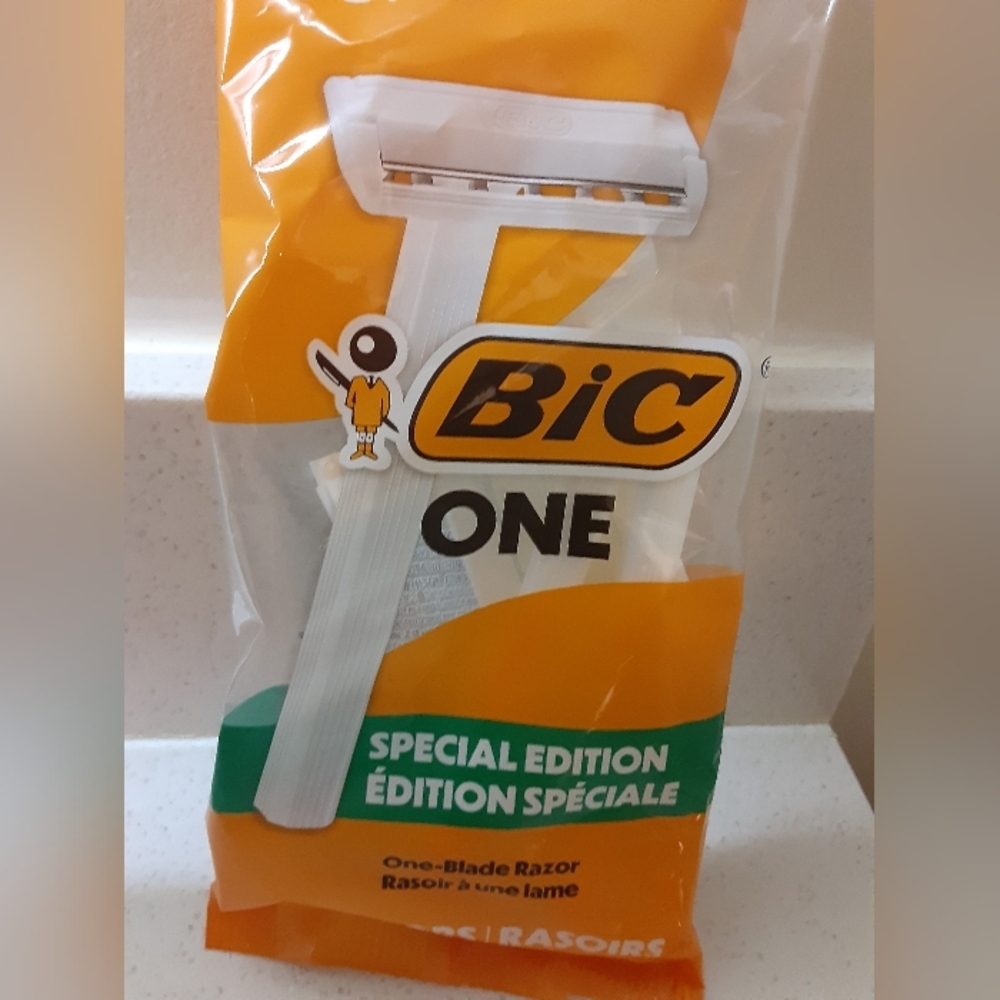 BIC One Special Edition Razor - White 6Pk - Picture 2 of 3
